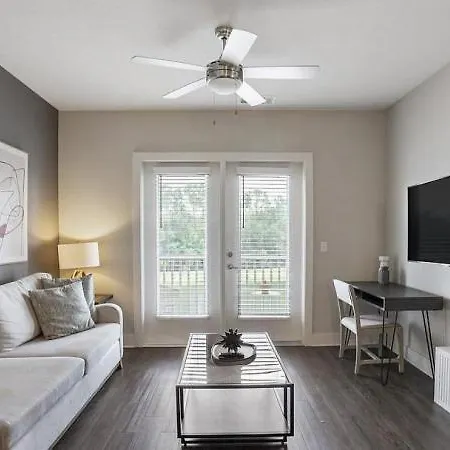 Landing At Vecina - 2 Bedrooms In Stone Oak